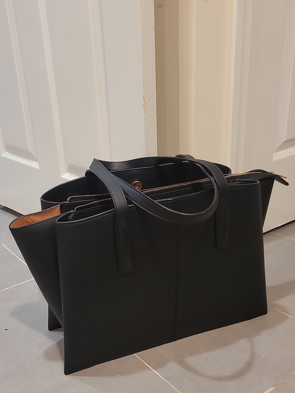 Black Paloma Leather Tote Bag - Picture 1 of 4